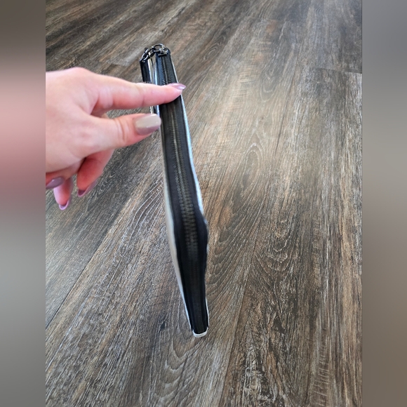 Thacker Gable Travel Pouch Opal Iridescent - Picture 6 of 9